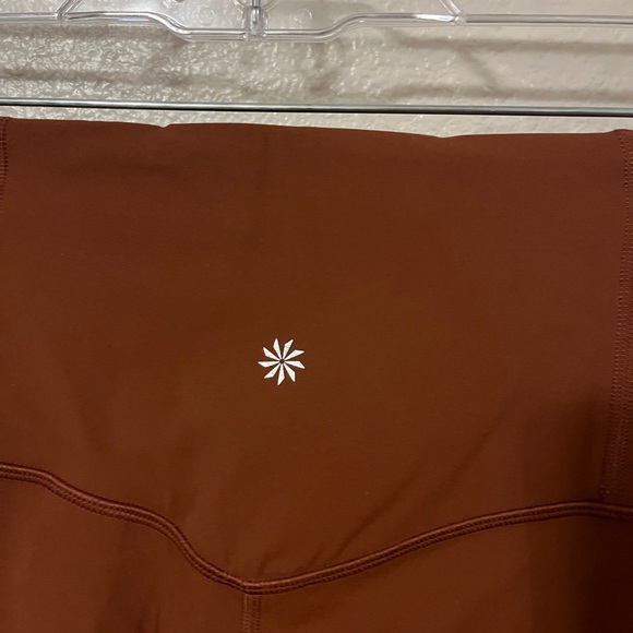 NWOT Athleta Elation Straight Leg Yoga Pants in Ancient Mahogany - Picture 4 of 7